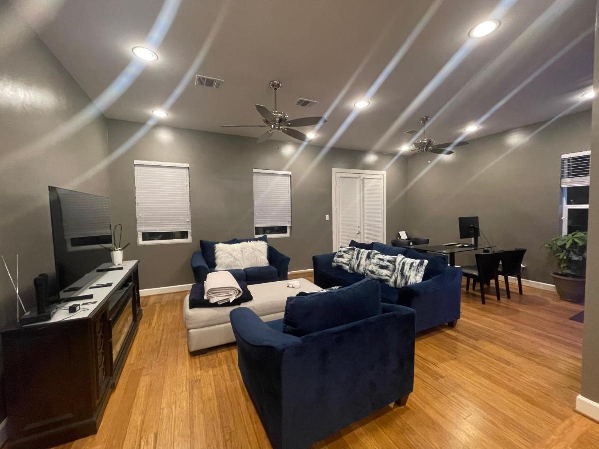 Villa N-E-G Skai Midtown Of Houston Extérieur photo