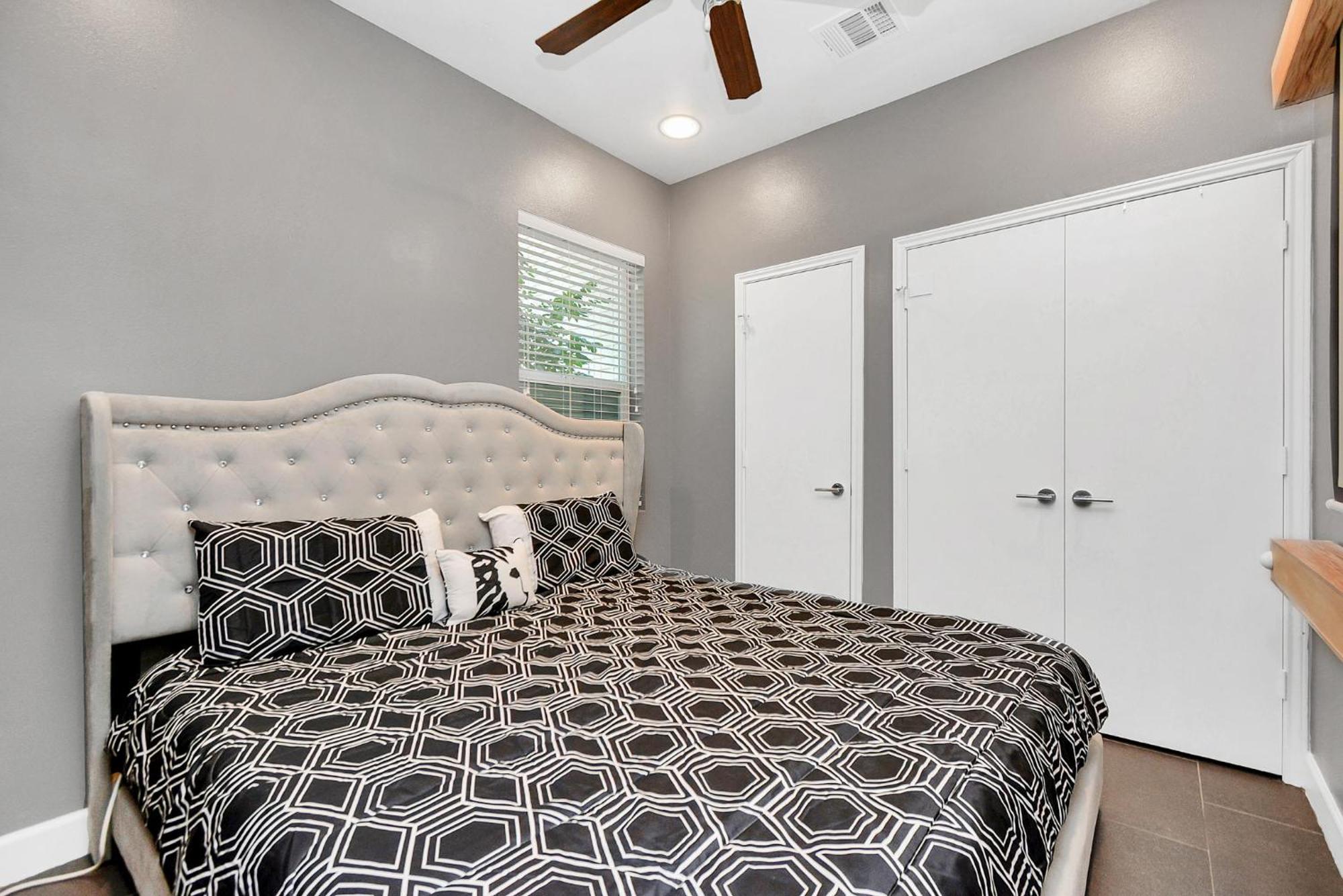 Villa N-E-G Skai Midtown Of Houston Extérieur photo